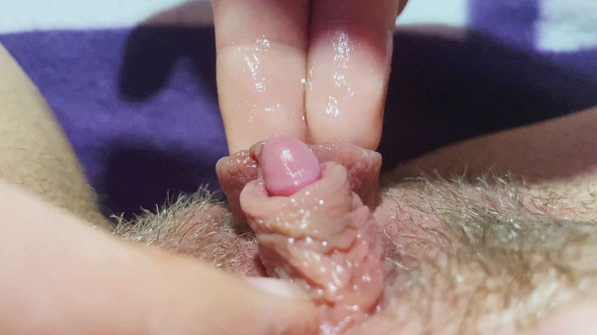 Huge Clitoris Rubbing And Jerking Orgasm In Extreme Close Up 
